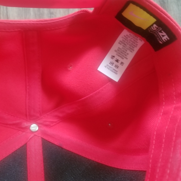 Nike sportswear snap back hat - Picture 2 of 2